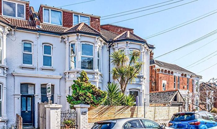 2 Bedroom Flat To Rent In - Worthing Road, Southsea, PO5