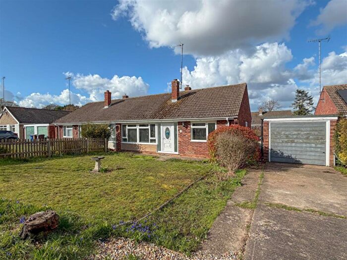 2 Bedroom Semi-Detached Bungalow To Rent In Moulton Avenue, Kentford, CB8