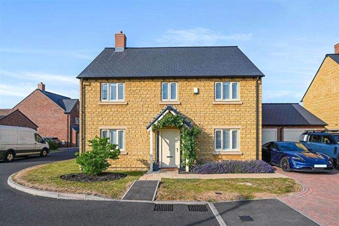 4 Bedroom Detached House For Sale In Long Place, Long Hanborough, OX29