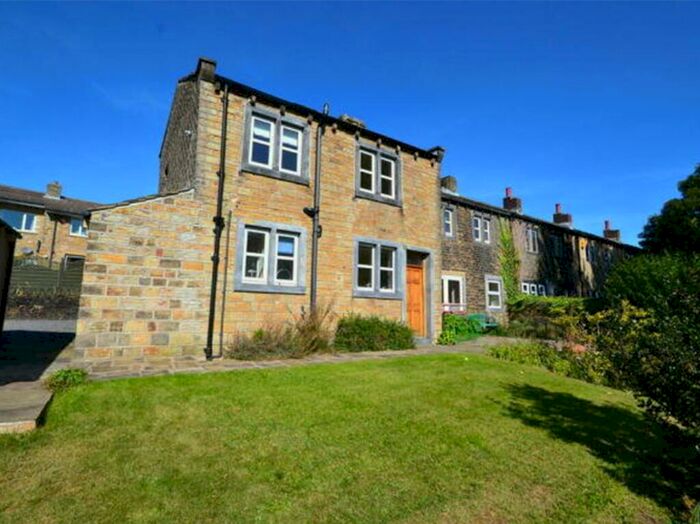 3 Bedroom Cottage To Rent In New Road, Huddersfield, HD5