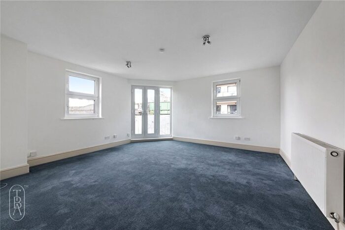 1 Bedroom Flat To Rent In Bartholomew Square, London, E1
