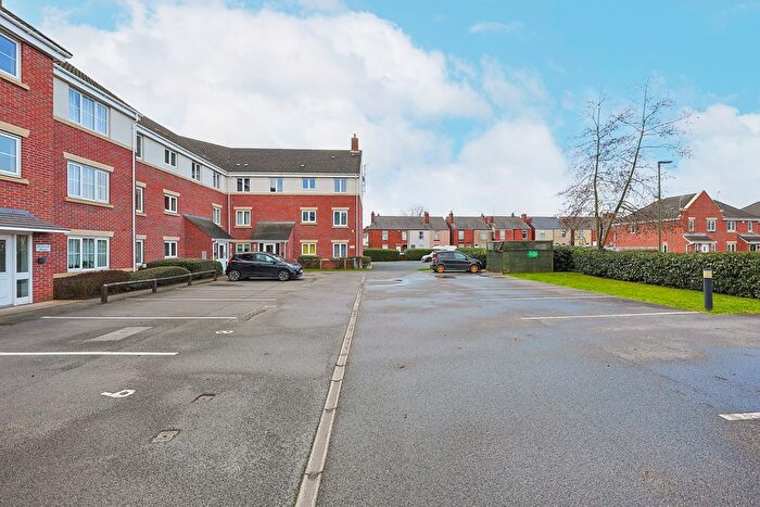 2 Bedroom Flat For Sale In Moorcroft House, Archdale Close, Chesterfield, S40