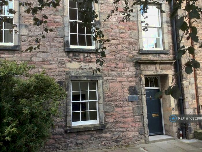 4 Bedroom Detached House To Rent In Reids Court, Edinburgh, EH8