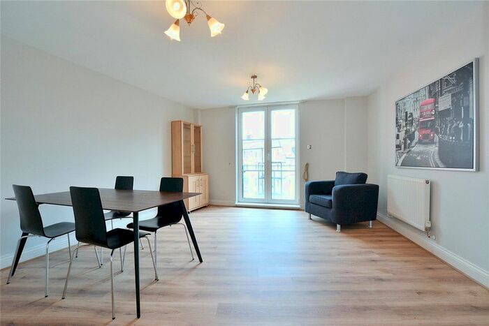 3 Bedroom Flat To Rent In Marys Court, London, NW1