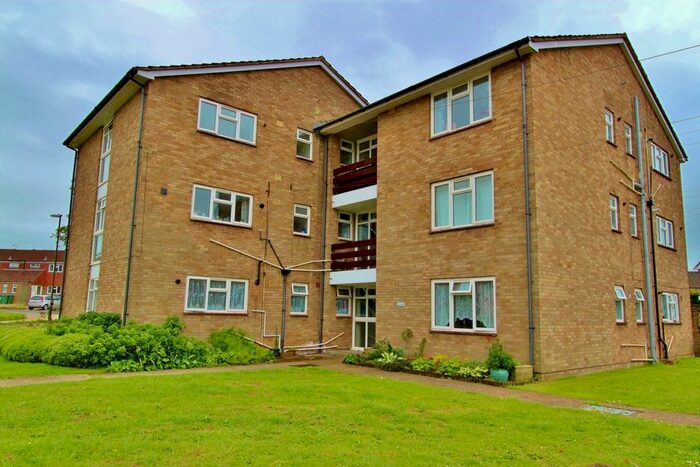 2 Bedroom Flat To Rent In Ravenscroft, Storrington, RH20