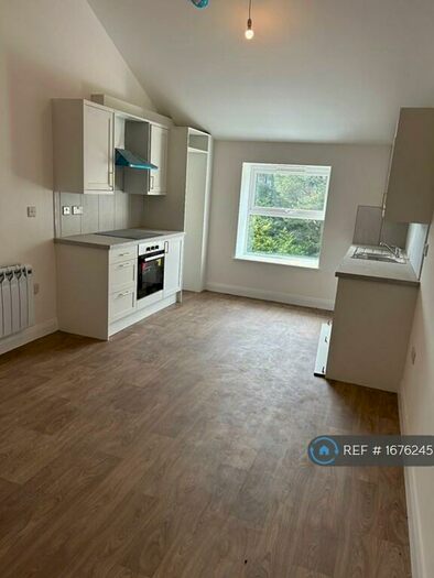 2 Bedroom Flat To Rent In Bury Road, Rawtenstall, Rossendale, BB4