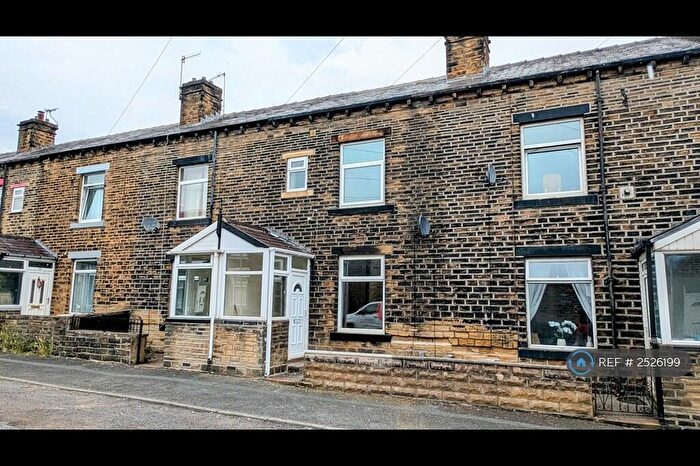 3 Bedroom Terraced House To Rent In Woodside Road, Halifax, HX3