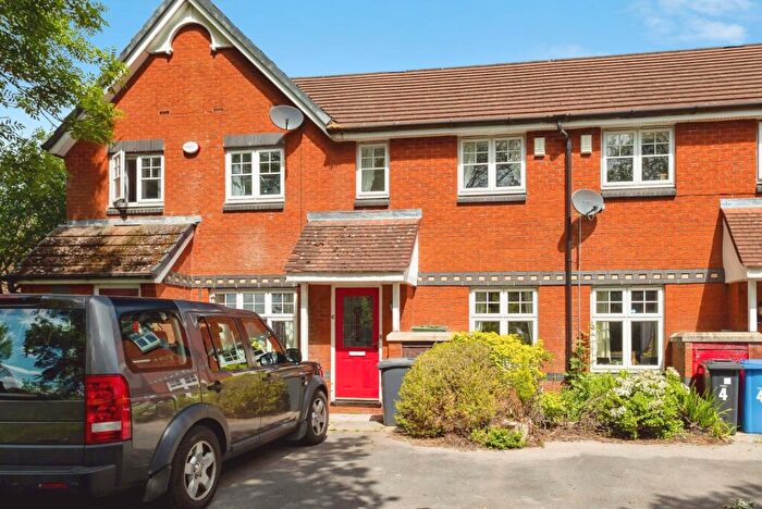 2 Bedroom House For Sale In Chapel Drive, Ashton-Under-Lyne, Lancashire, OL6