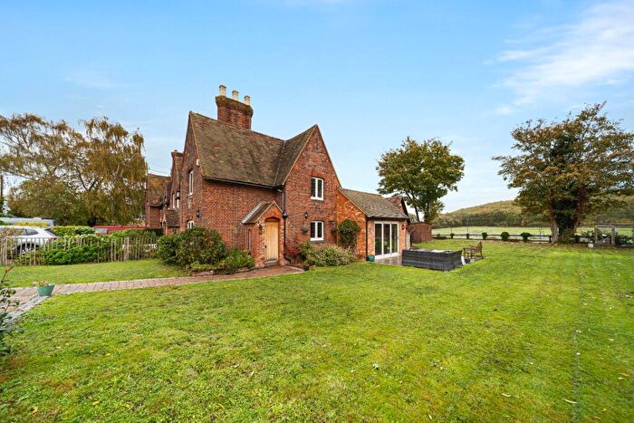 3 Bedroom End Of Terrace House For Sale In Cheneys Cottages, DA12