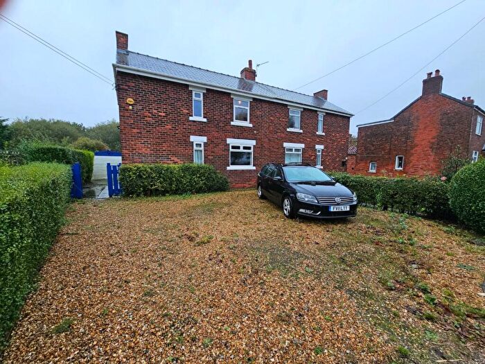 3 Bedroom House To Rent In Eastoft Road, Luddington, DN17