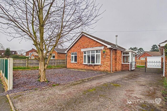 3 Bedroom Detached Bungalow For Sale In Moor Grove, Uttoxeter, ST14