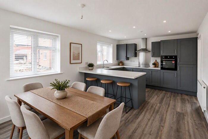 4 Bedroom Detached House For Sale In Clay Pit Close, Raunds, Wellingborough, NN9