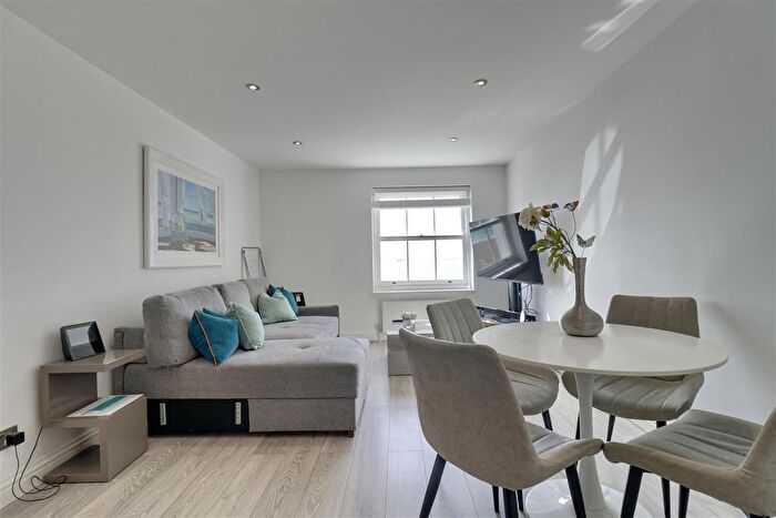 2 Bedroom Flat For Sale In South Parade, Southsea, PO4