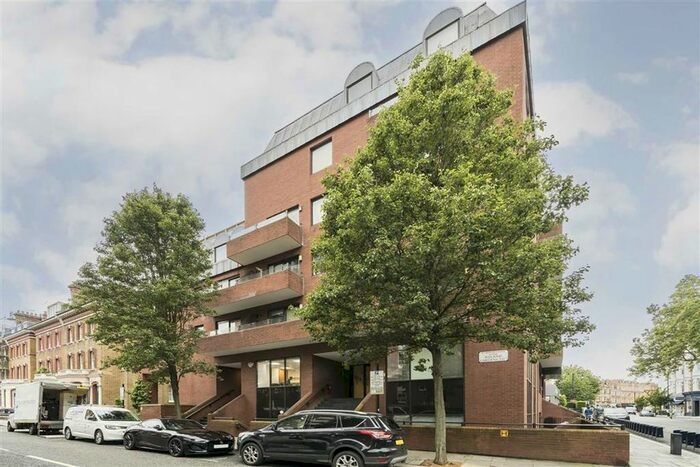 3 Bedroom Flat To Rent In Roland Gardens, London, SW7