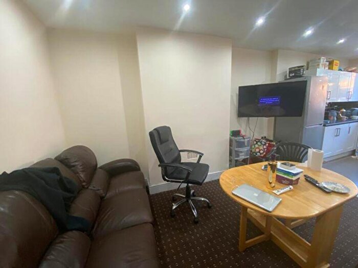 6 Bedroom House To Rent In Harrington Drive, Nottingham, NG7