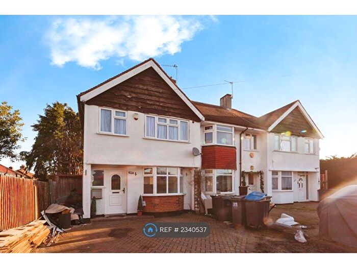 3 Bedroom End Of Terrace House To Rent In The Glade, Croydon, CR0