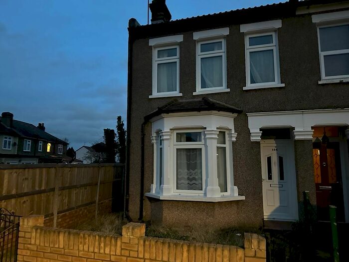 3 Bedroom End Of Terrace House To Rent In Pretoria Road, Romford, RM7