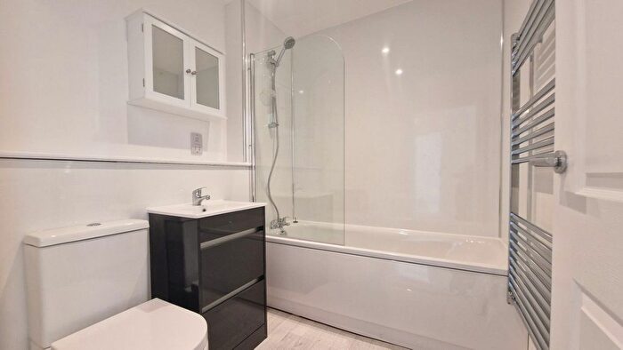 1 Bedroom Flat To Rent In Flat Bank House, BN2