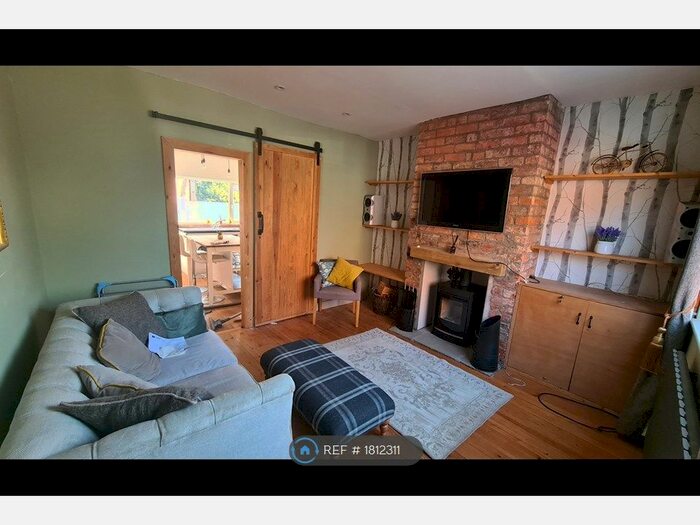 2 Bedroom Terraced House To Rent In Bridge Street, Macclesfield, SK11