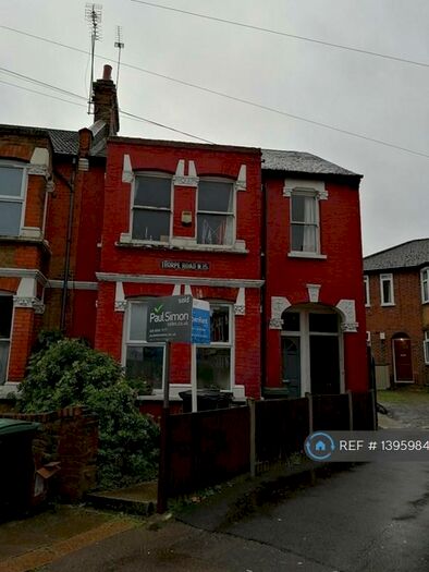 3 Bedroom Flat To Rent In Tottenham, London, N15