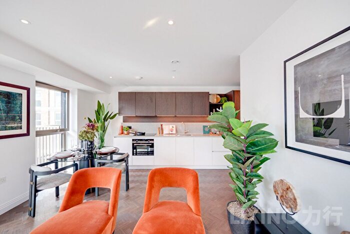 1 Bedroom Flat For Sale In Queen's Cross, Silvertown, E16