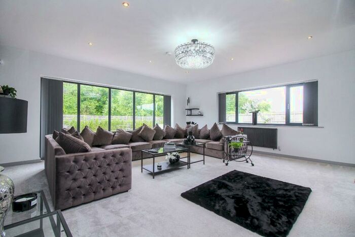 5 Bedroom Detached House To Rent In Oakwood Drive, Newcastle Upon Tyne, NE13