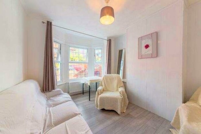 3 Bedroom Terraced House To Rent In Rowley Road, Reading, RG2