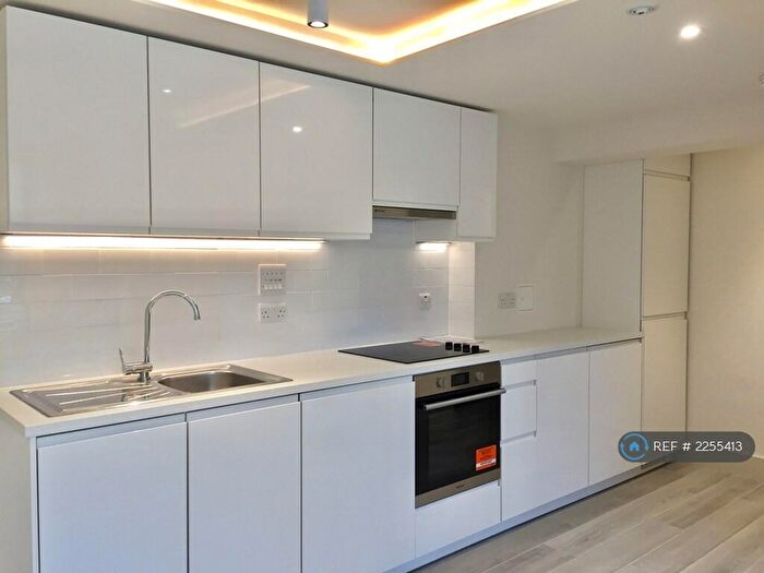 1 Bedroom Flat To Rent In Lingfield Crescent, London, SE9