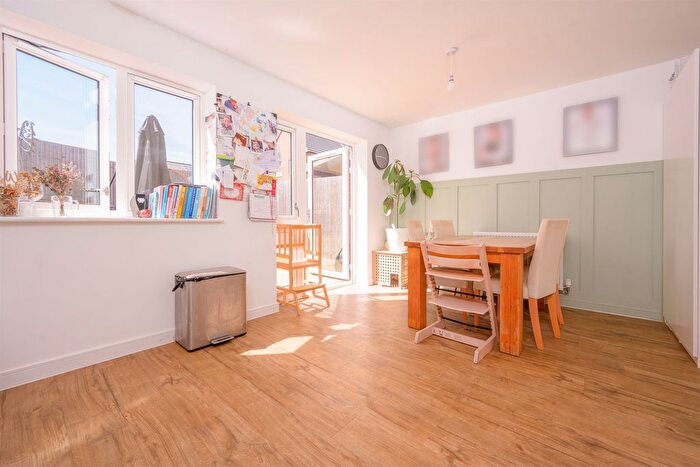 3 Bedroom Semi-Detached House For Sale In Venus Avenue, Barton Seagrave, Kettering, NN15