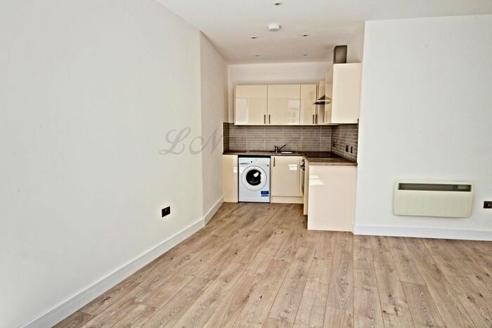 Studio To Rent In Market Place, Basingstoke, RG21