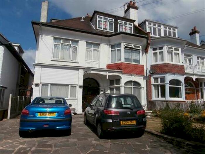 Flat To Rent In Ditton Court Road, Westcliff On Sea, SS0