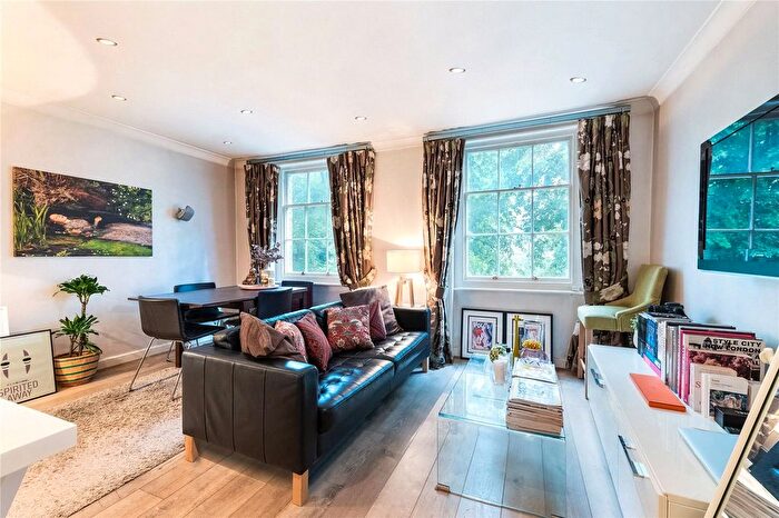 1 Bedroom Flat To Rent In Brompton Square, London, SW3