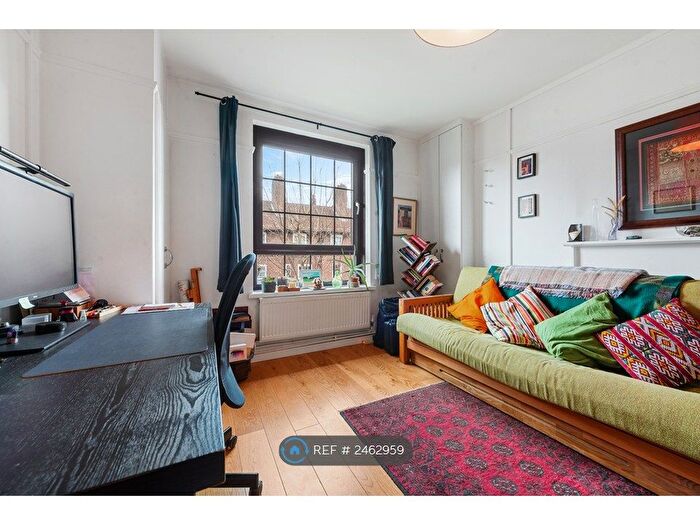 2 Bedroom Flat To Rent In Rhodes House, London, N1