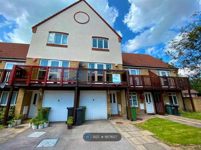 3 Bedroom Terraced House To Rent In Tintagel Way, Port Solent, Portsmouth, PO6
