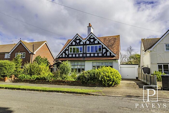 4 Bedroom Detached House For Sale In Winchester Road, Frinton-On-Sea, CO13