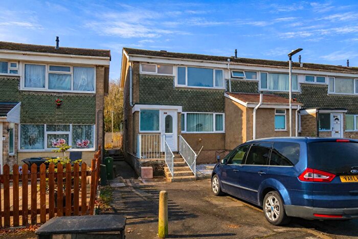 3 Bedroom End Of Terrace House For Sale In Goscombe Drive, Penarth, CF64