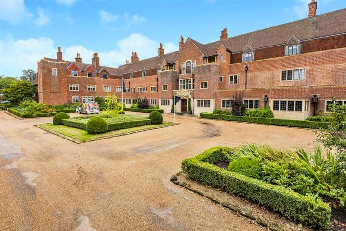 1 Bedroom Flat To Rent In King Edward Vii Apartments, Kings Drive, Midhurst, GU29