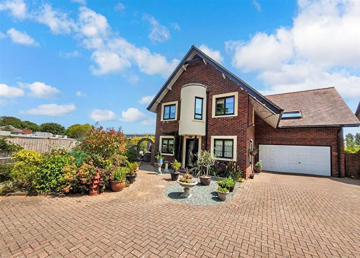 4 Bedroom Detached House For Sale In Lime Tree Court, Freshwater, Isle Of Wight, PO40