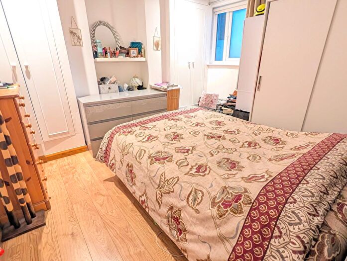 1 Bedroom Flat To Rent In Waller Road, London, SE14