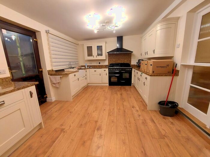 3 Bedroom Terraced House To Rent In Manser Road, Rainham, RM13