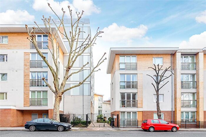 2 Bedroom Flat To Rent In Island Apartments, Coleman Fields, N1