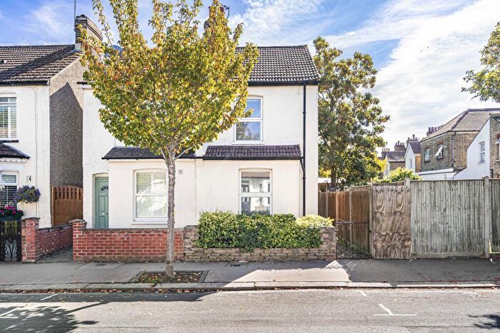2 Bedroom Semi Detached House For Sale In Exeter Road, Croydon, CR0