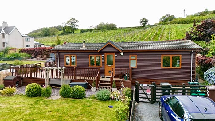 3 Bedroom Lodge For Sale In Garth Road, Llangwstenin, Llandudno Junction, LL31