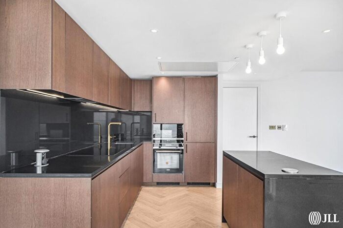 3 Bedroom Apartment To Rent In Marsh Wall London, E14