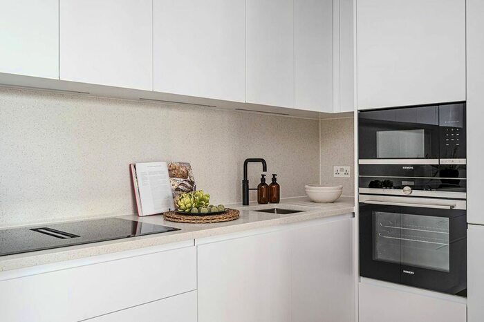 1 Bedroom Flat To Rent In Mapple Path, Hackney Downs, London, E5