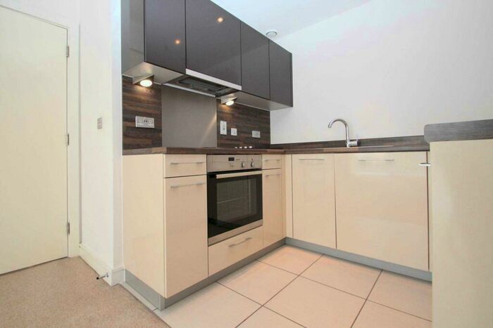 1 Bedroom Apartment To Rent In Moor End Lodge, HP1