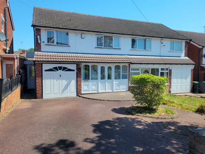 3 Bedroom Semi-Detached House To Rent In Claverdon Drive, Great Barr, Birmingham, B43