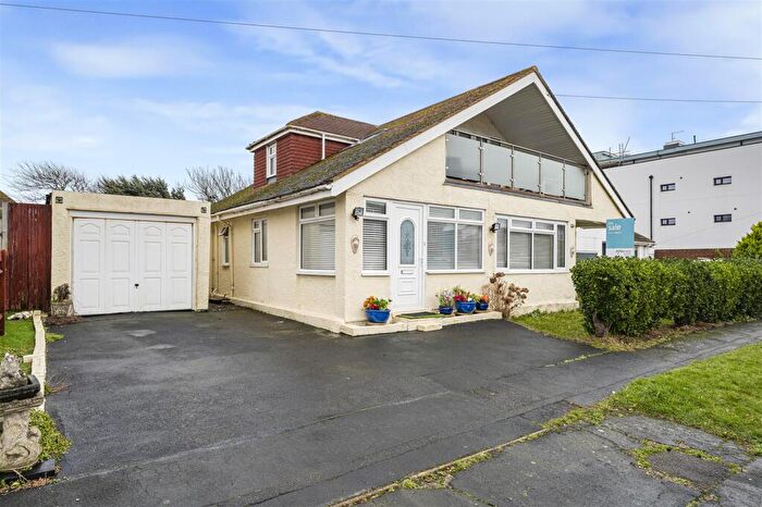 6 Bedroom Detached House For Sale In Vernon Avenue, Peacehaven, BN10