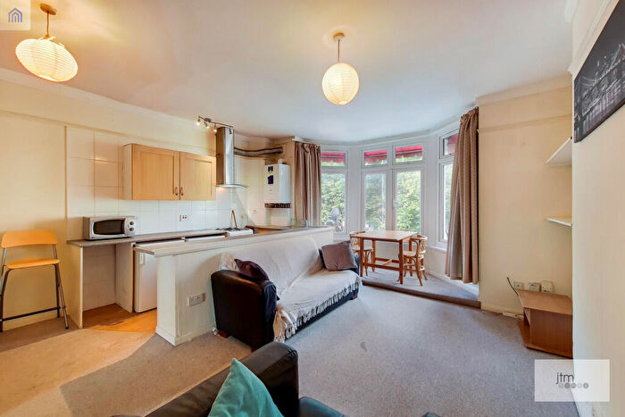 1 Bedroom Flat To Rent In Archway Road, London, N6