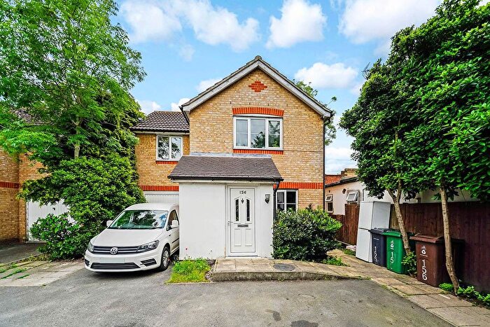 3 Bedroom Detached House For Sale In Chingford Mount Road, Chingford, E4